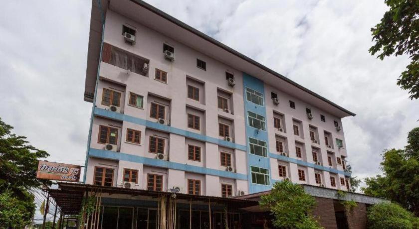 Oyo 75356 Thipsiri Lodge Τσιάνγκ Μάι Εξωτερικό φωτογραφία